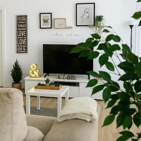 Beautiful In Puente De Vallecas - Atocha Apartment *