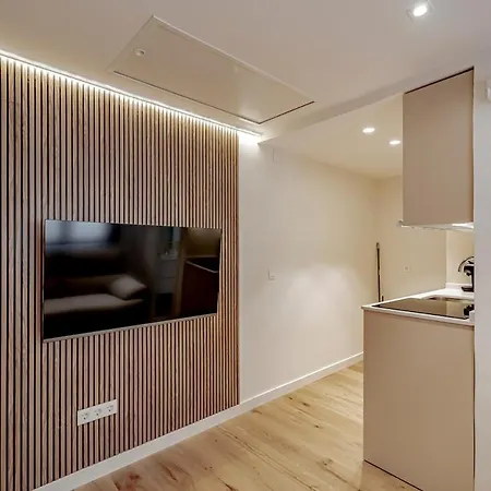 Apartment Cb10 - Stylish Modern Apartment- 5-minute Walk To Gran Via *