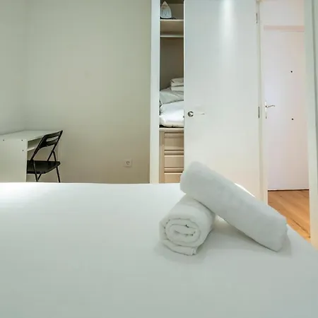 Cb10 - Stylish Modern Apartment- 5-minute Walk To Gran Via Apartment Madrid