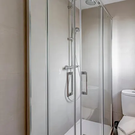 Cb10 - Stylish Modern Apartment- 5-minute Walk To Gran Via * Madrid