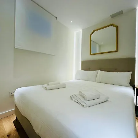 Apartment Cb10 - Stylish Modern Apartment- 5-minute Walk To Gran Via *