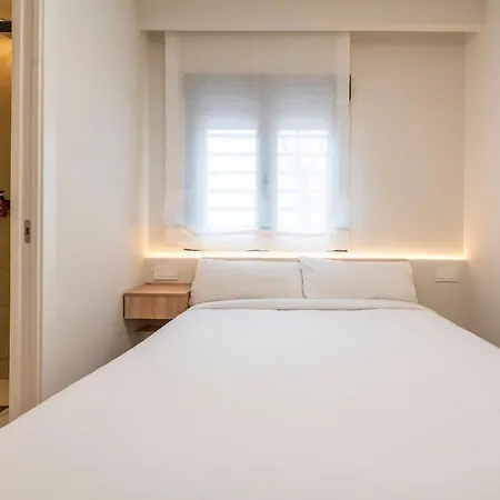 F132 Brand New Design - Feria Apartment