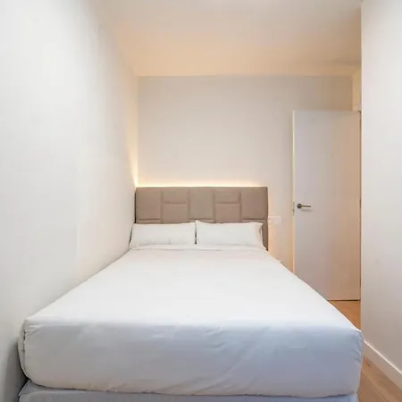 F132 Brand New Design - Feria Apartment