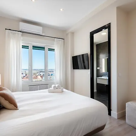 Apartment Gran Via Panorama Syline 6pax Alquiler Temporal