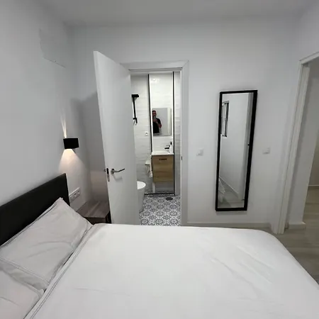 The New Gallery Apartment *