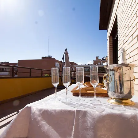 Adelfas Apartment *