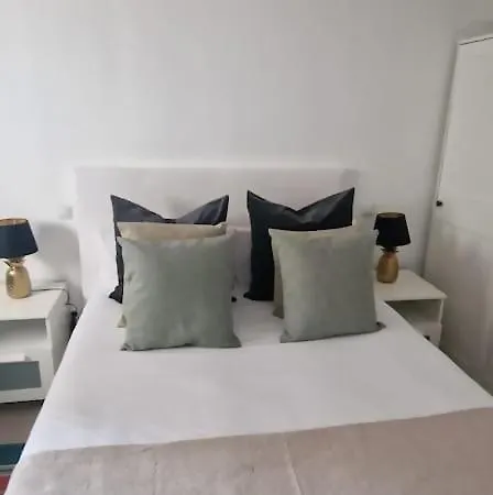 Apartment Market Martinez De La Riva III *