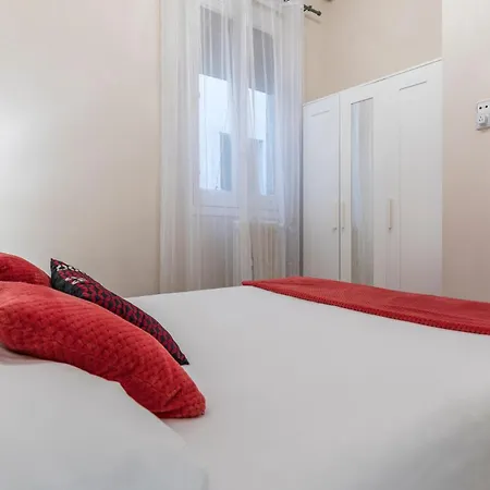 Reina 1 By Forever Apartment *