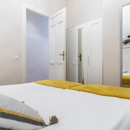 Reina 1 By Forever Apartment Madrid