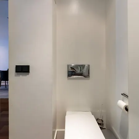 Temporary 3-bedroom Duplex In Downtown Madrid