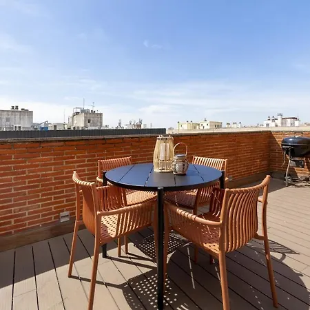 Temporary 3-bedroom Duplex In Downtown Apartment