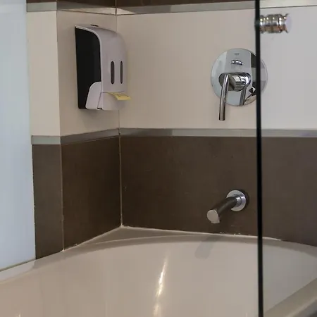 Apartment Temporary 3-bedroom Duplex In Downtown