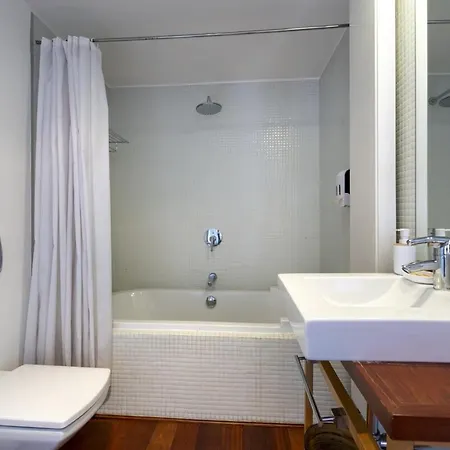 Apartment Temporary 3-bedroom Duplex In Downtown