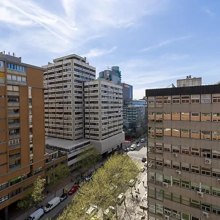 Temporary 3-bedroom Duplex In Downtown Apartment *