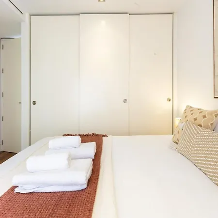 Temporary 3-bedroom Duplex In Downtown Madrid