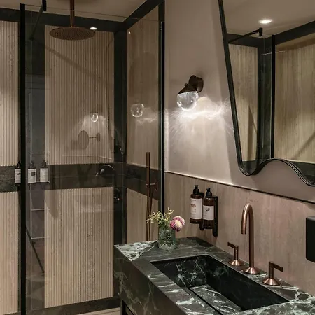 Vincci Centrum Hotel 4*