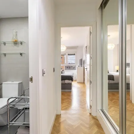 For Spacious, Temporary, And 3-bedroom Aca65 Apartment *