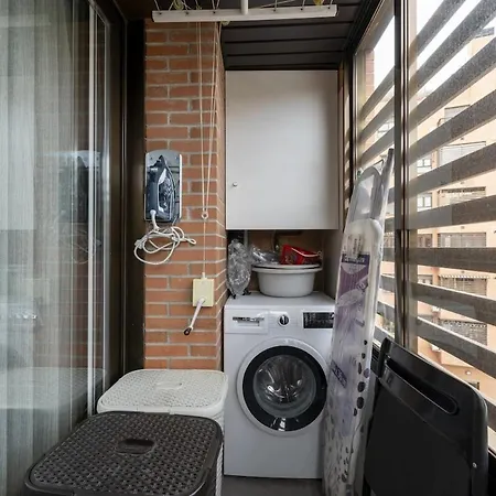 Apartment For Spacious, Temporary, And 3-bedroom Aca65 *