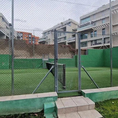 For Spacious, Temporary, And 3-bedroom Aca65 Apartment *