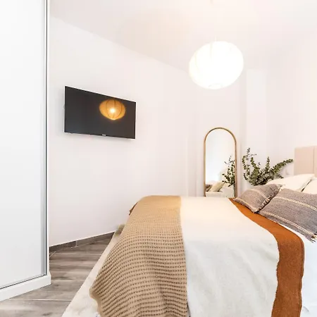 Bright Duplex In Residential Tetuan Madrid