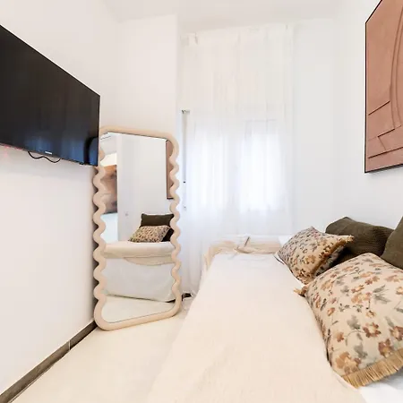 Bright Duplex In Residential Tetuan * Madrid
