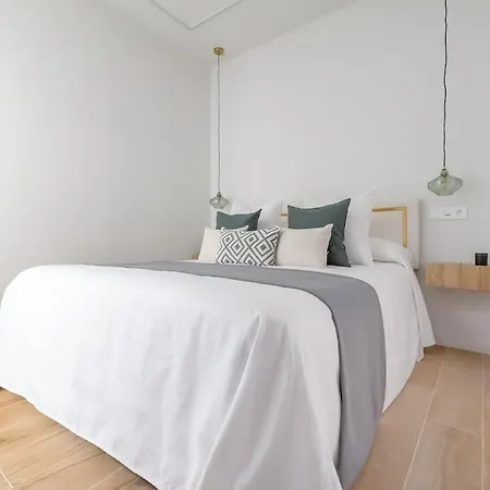 Modern And Cozy On Paseo De La Castellana * Madrid