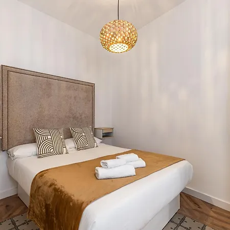 Apartment Queens Plaza Mayor Iv - Alquiler Corta Duracion