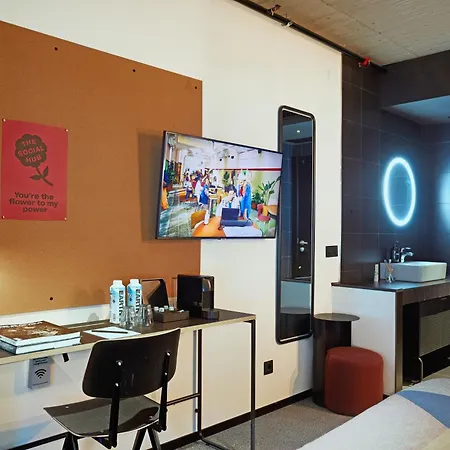 The Social Hub Extended