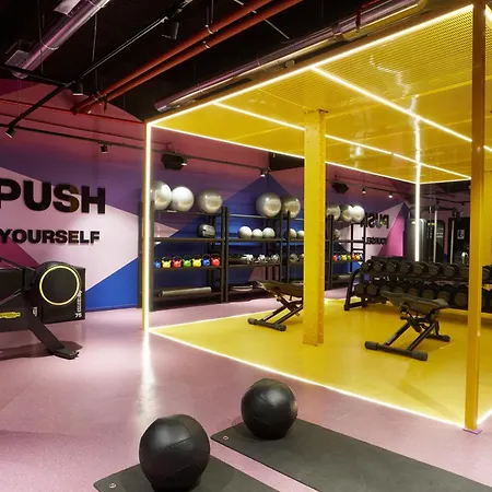 Aparthotel The Social Hub Extended Madrid