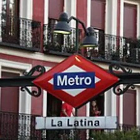 Alexa Host Hostel Madrid
