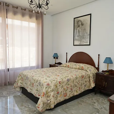 Holiday home Complete Luxury House With Garden *