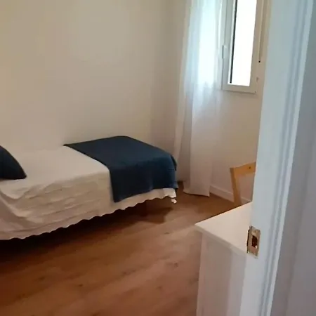 Piso Reformado De 2 Y 2 Banos * Madrid