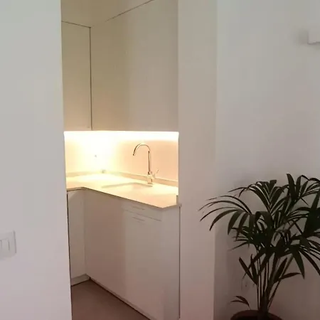 Piso Reformado De 2 Y 2 Banos *