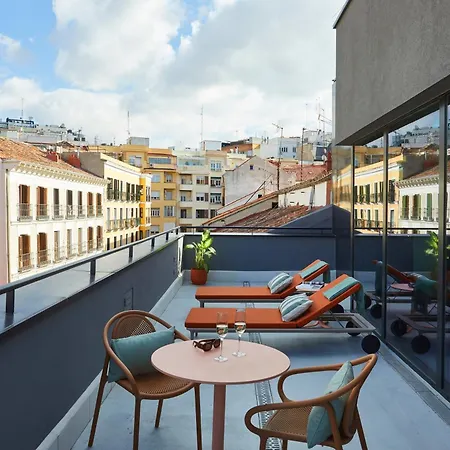 The Social Hub 4*