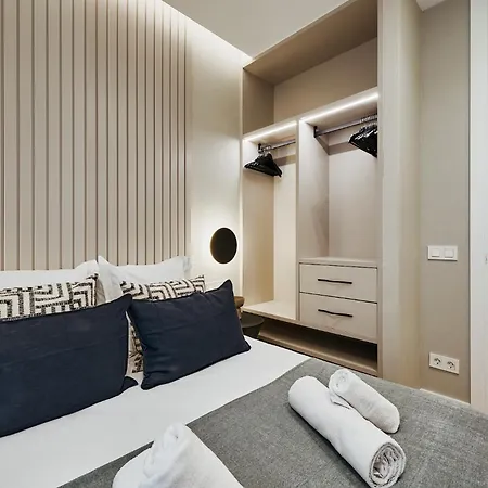 Fuencarral Living 7br 7bh *