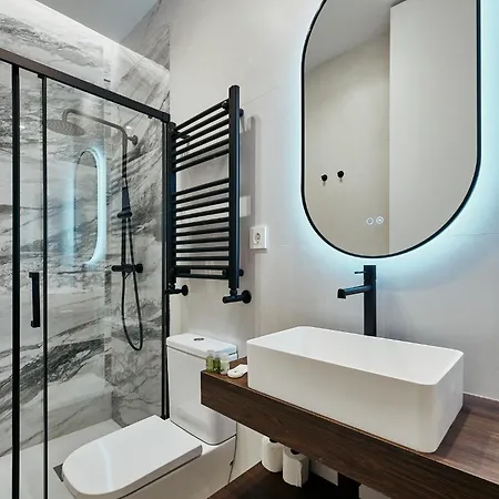 Fuencarral Living 7br 7bh *