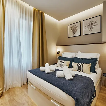 Fuencarral Living 7br 7bh *