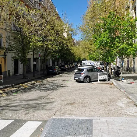 Casa Debod Aparthotel *