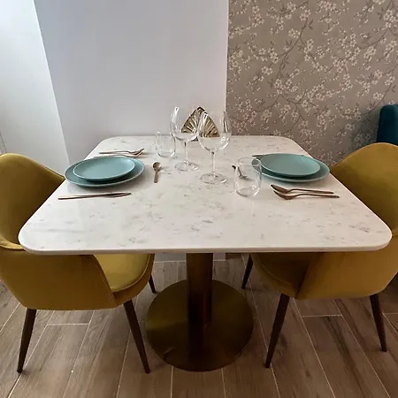 Renovated In Center Madrid