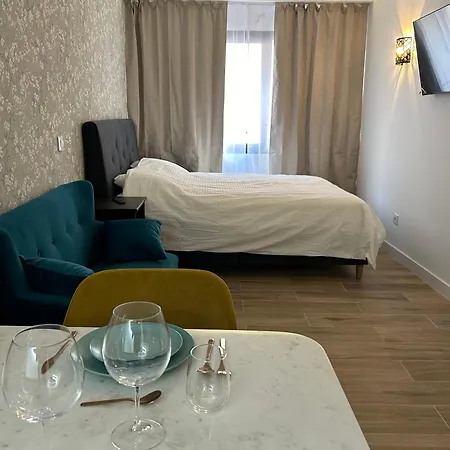 Renovated In Center * Madrid
