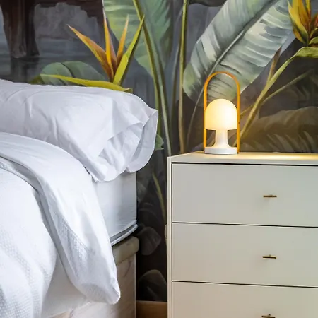 Casa Debod Aparthotel