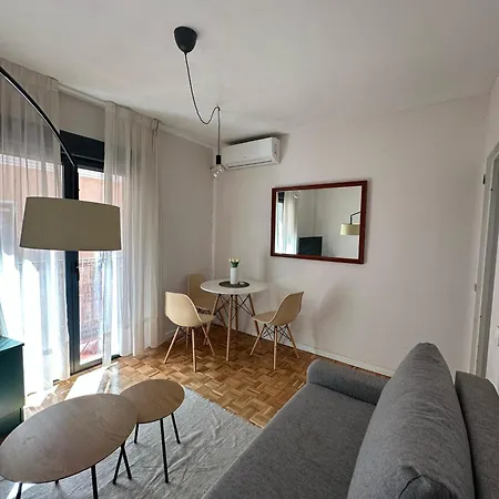 Piso Con Terraza En Rio * Madrid