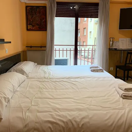 Y Estudios Torr En - Chamartin Con Wifi Gratis Apartment *