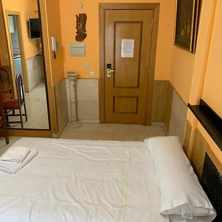 Y Estudios Torr En - Chamartin Con Wifi Gratis Apartment Madrid