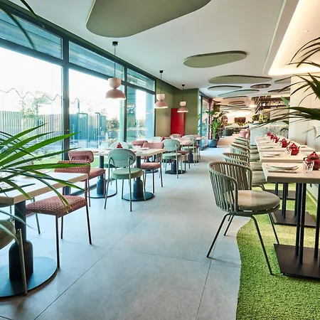 Ibis Styles Airport Valdebebas Hotel Madryt
