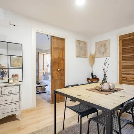 In Monumental Square Center Apartment