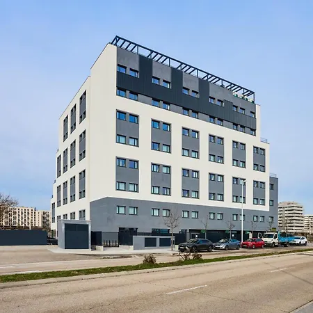Ibis Styles Airport Valdebebas Hotel 3*