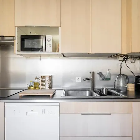 In Monumental Square Center Apartment Madrid