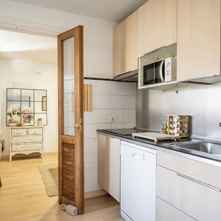 Apartment In Monumental Square Center Madrid