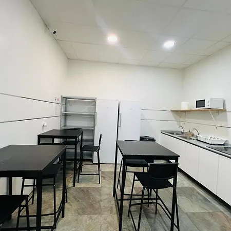 Cubik Capsule hotel Madrid
